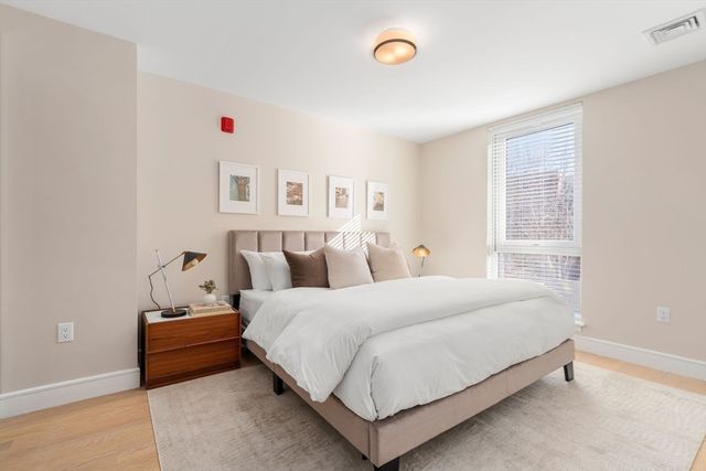 105 Washington 611, Boston, MA 02135