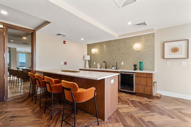 105 Washington 611, Boston, MA 02135