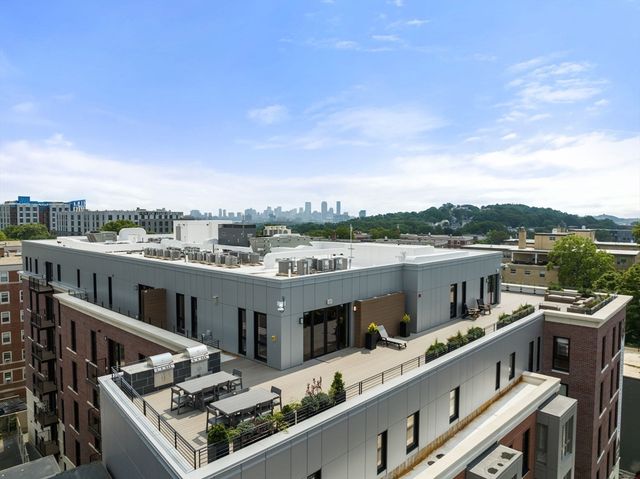 105 Washington 611, Boston, MA 02135