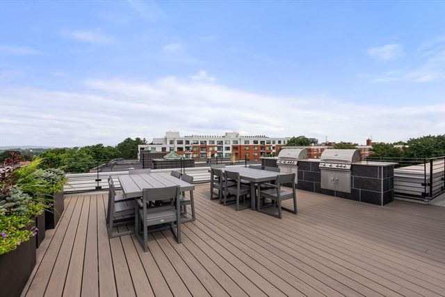 105 Washington 611, Boston, MA 02135