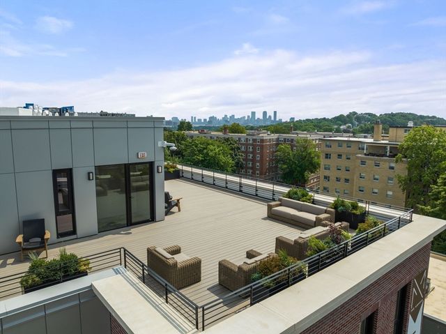 105 Washington 611, Boston, MA 02135