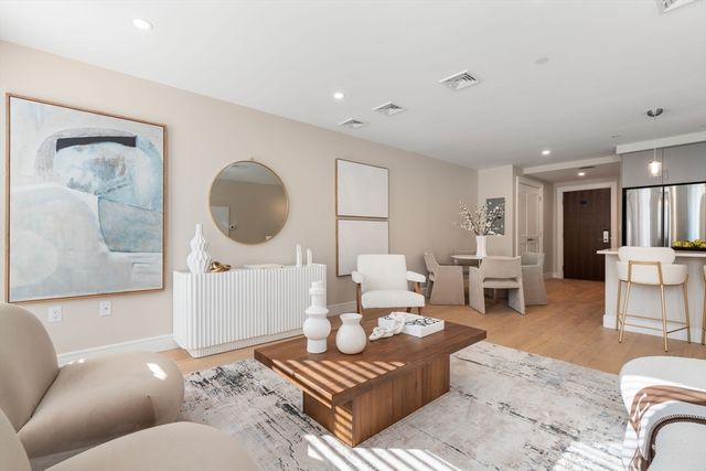 105 Washington 611, Boston, MA 02135