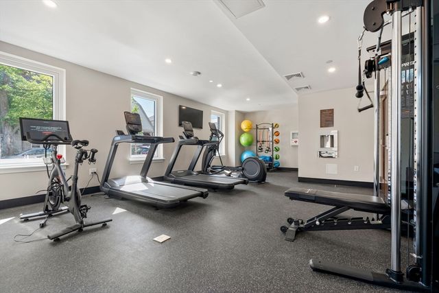 105 Washington 611, Boston, MA 02135