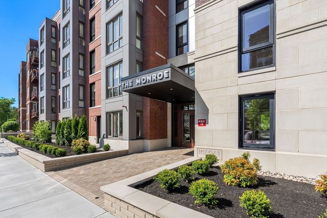 105 Washington 611, Boston, MA 02135
