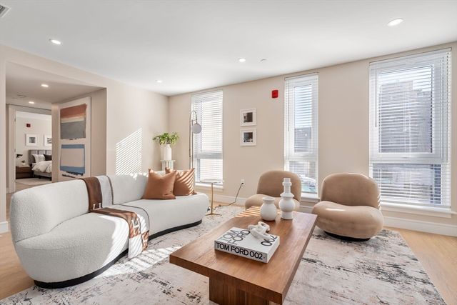 105 Washington 611, Boston, MA 02135