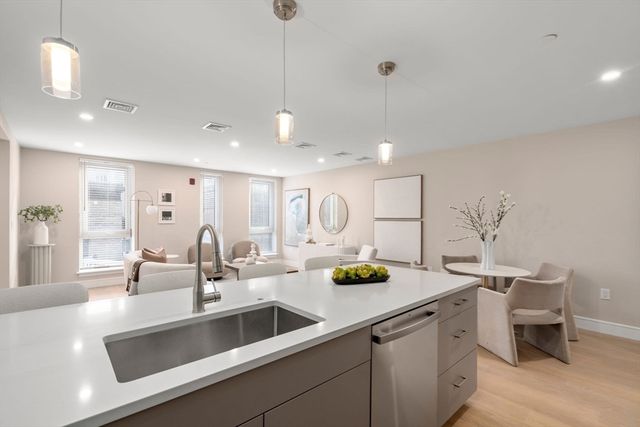 105 Washington 611, Boston, MA 02135