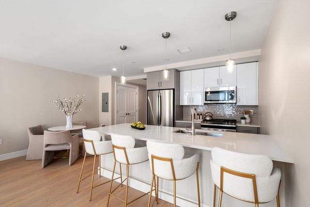 105 Washington 611, Boston, MA 02135