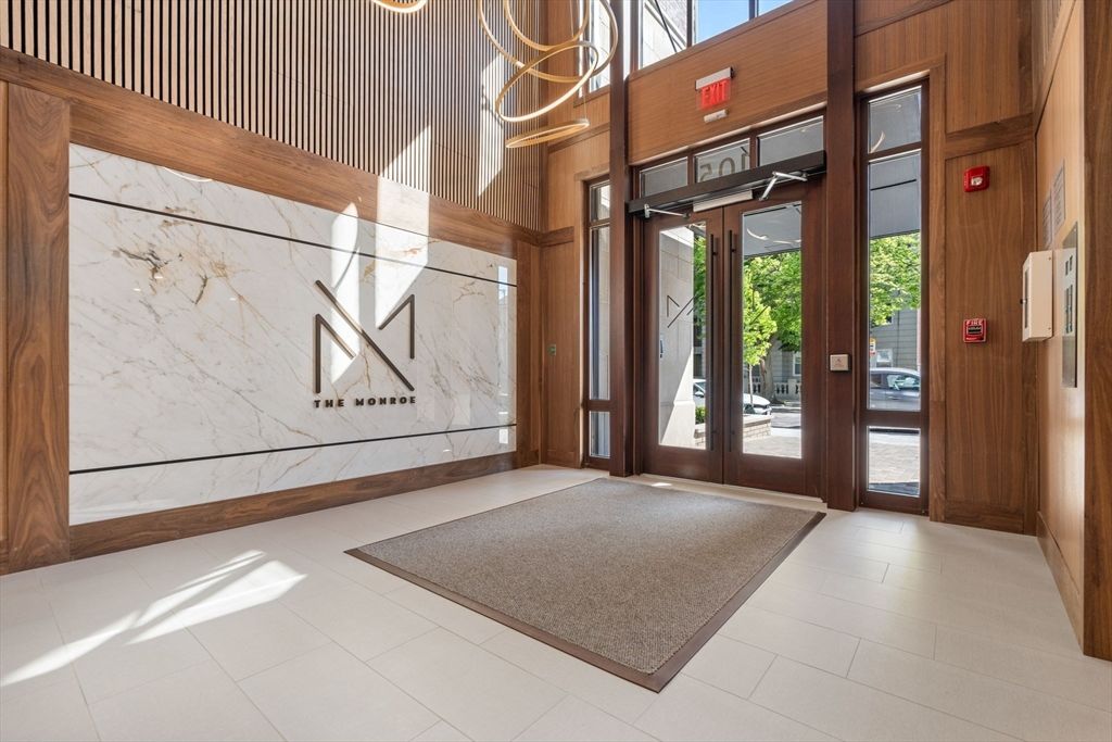 105 Washington 611, Boston, MA 02135