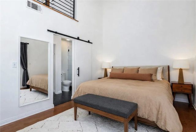 2480 Penmar, Venice, CA 90291