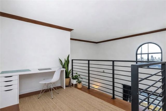 2480 Penmar, Venice, CA 90291