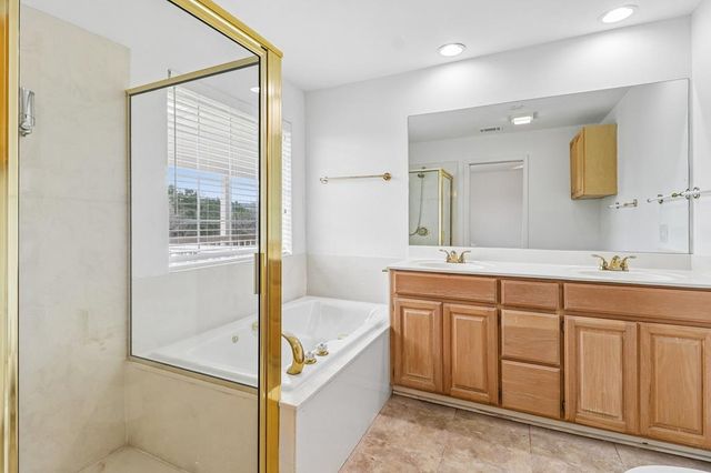 604 West Crest Dr, Kerrville, TX 78028