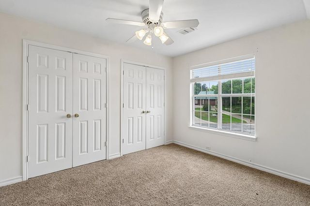 604 West Crest Dr, Kerrville, TX 78028
