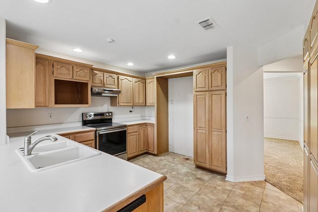 604 West Crest Dr, Kerrville, TX 78028