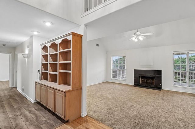604 West Crest Dr, Kerrville, TX 78028