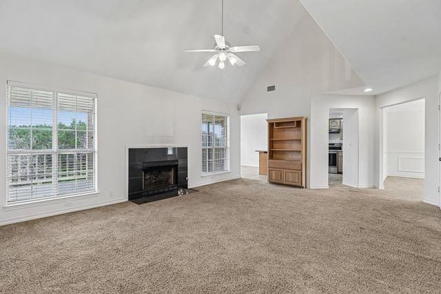 604 West Crest Dr, Kerrville, TX 78028