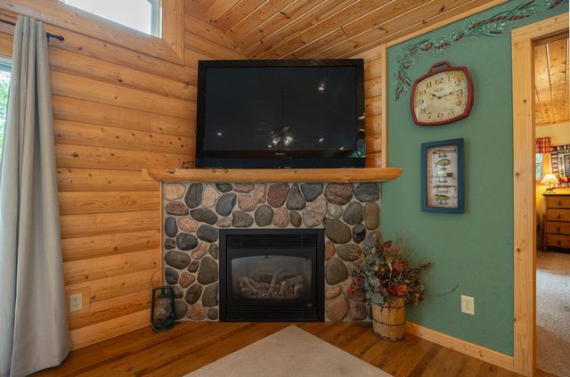 1020 County 5 NW, Hackensack, MN 56452