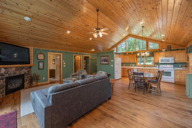 1020 County 5 NW, Hackensack, MN 56452