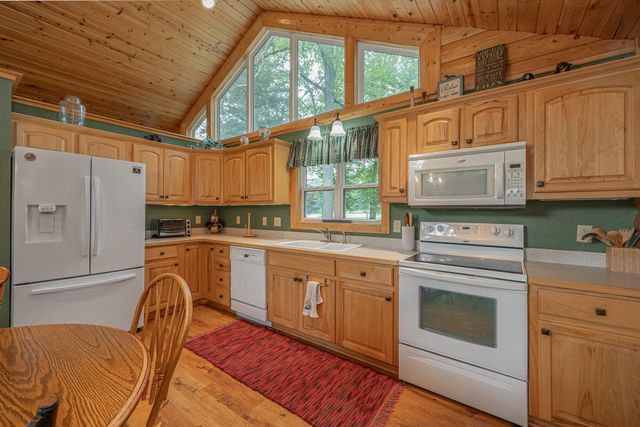 1020 County 5 NW, Hackensack, MN 56452