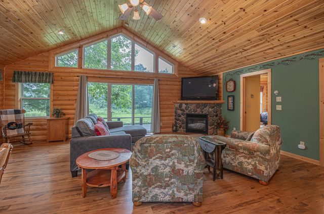 1020 County 5 NW, Hackensack, MN 56452