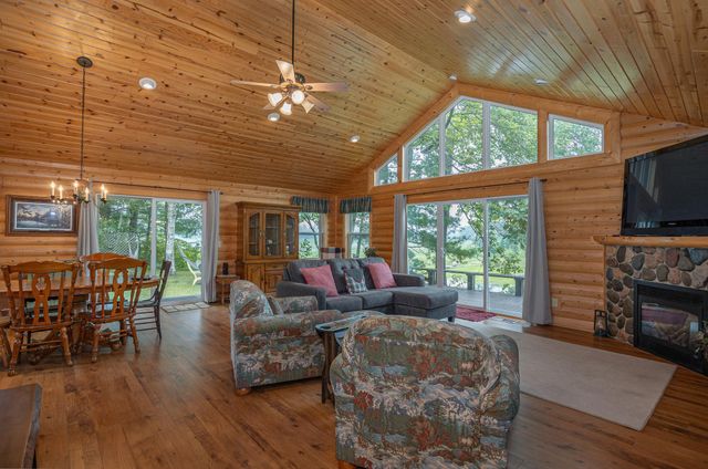 1020 County 5 NW, Hackensack, MN 56452