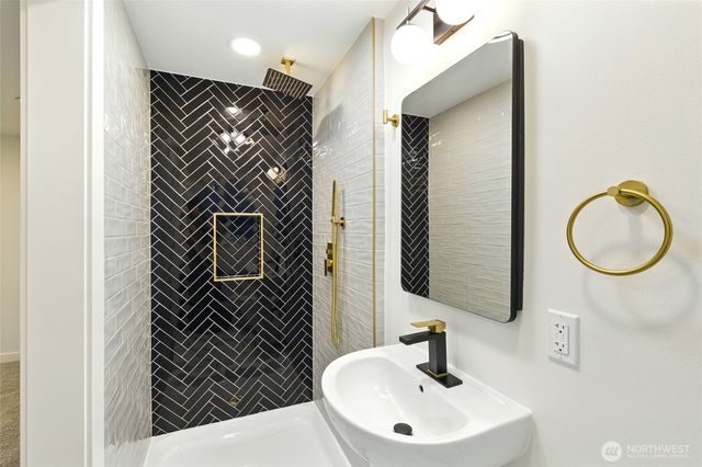 5150 S Creston Street, Seattle, WA 98178