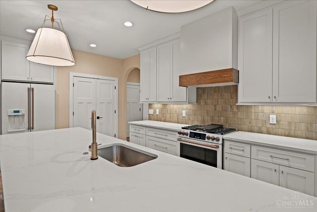 2121 Clough Chase Drive, Anderson Twp, OH 45244