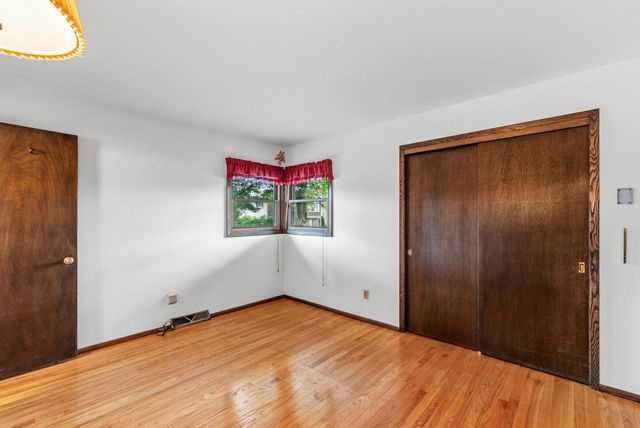 4936 S 65th STREET, Greenfield, WI 53220