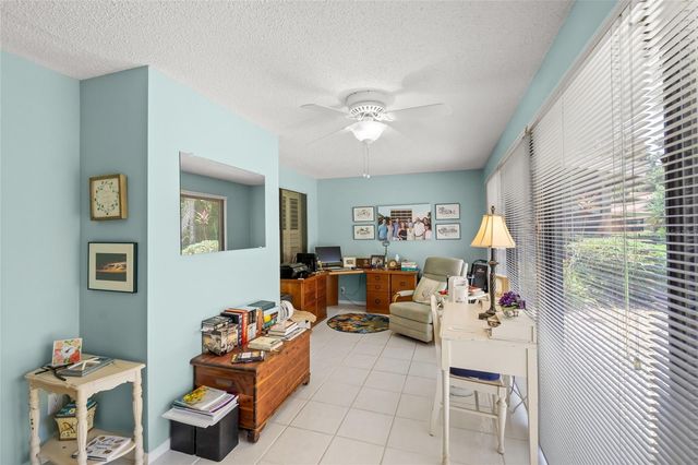 4562 FOREST WOOD TRAIL 15, Sarasota, FL 34241