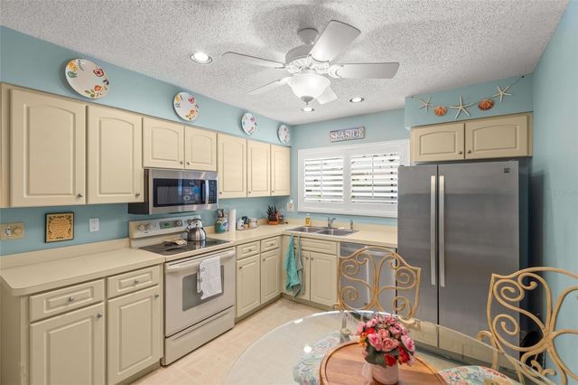 4562 FOREST WOOD TRAIL 15, Sarasota, FL 34241
