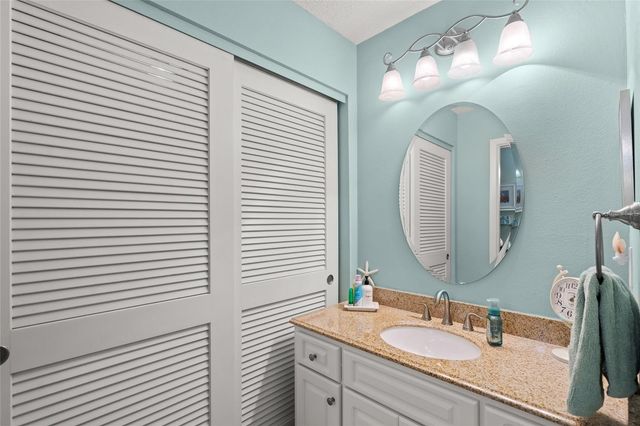 4562 FOREST WOOD TRAIL 15, Sarasota, FL 34241
