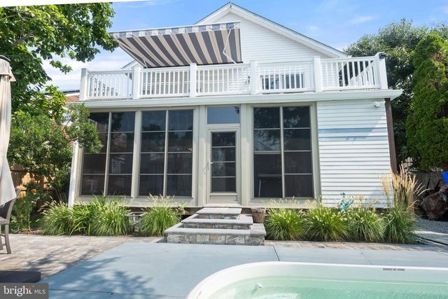 37424 1ST ST, Rehoboth Beach, DE 19971