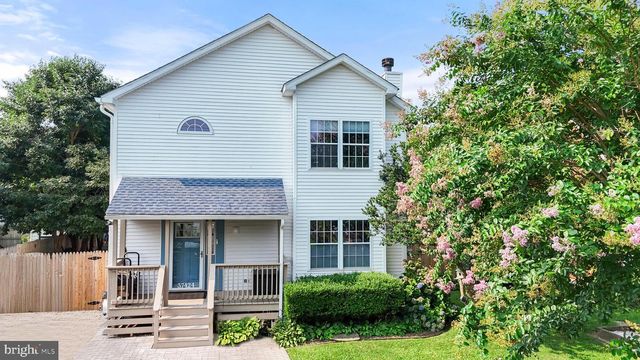 37424 1ST ST, Rehoboth Beach, DE 19971