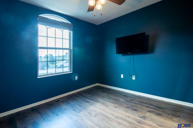 124 S 91st Street, Lincoln, NE 68520