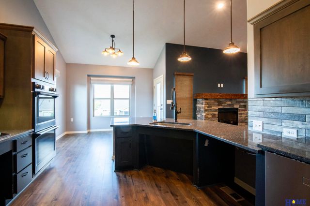 124 S 91st Street, Lincoln, NE 68520