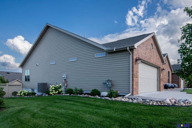 124 S 91st Street, Lincoln, NE 68520