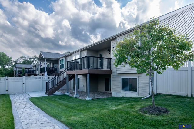 124 S 91st Street, Lincoln, NE 68520