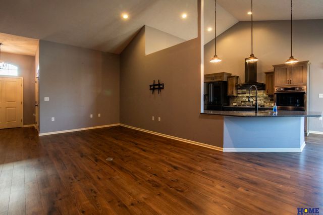 124 S 91st Street, Lincoln, NE 68520