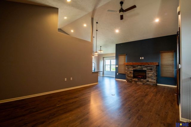 124 S 91st Street, Lincoln, NE 68520