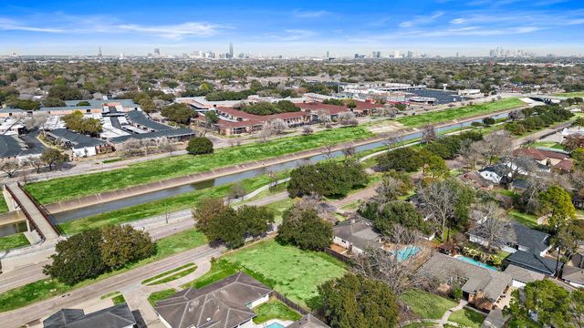 5531 S Braeswood Boulevard, Houston, TX 77096