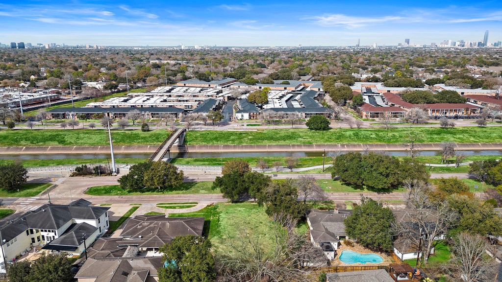 5531 S Braeswood Boulevard, Houston, TX 77096