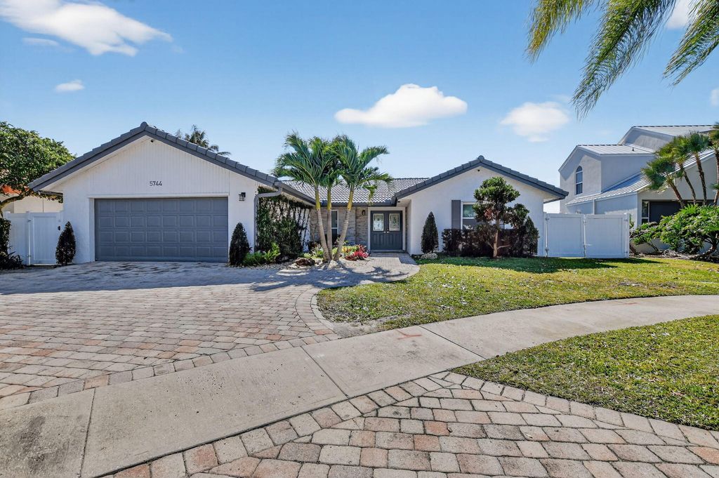 5744 Vista Linda Lane, Boca Raton, FL 33433