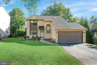 7 EDINBURGH CT, Newark, DE 19711