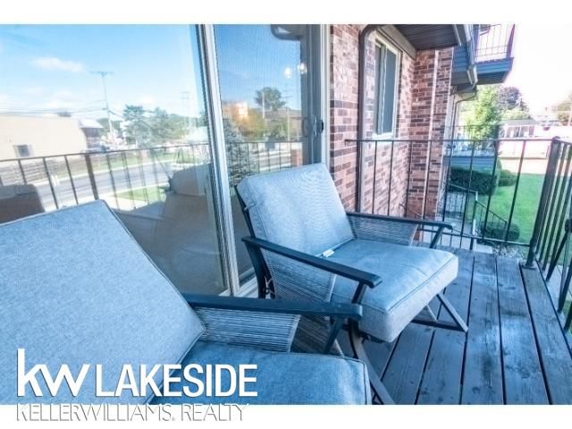 104 Riviera Drive 6, Saint Clair Shores, MI 48080