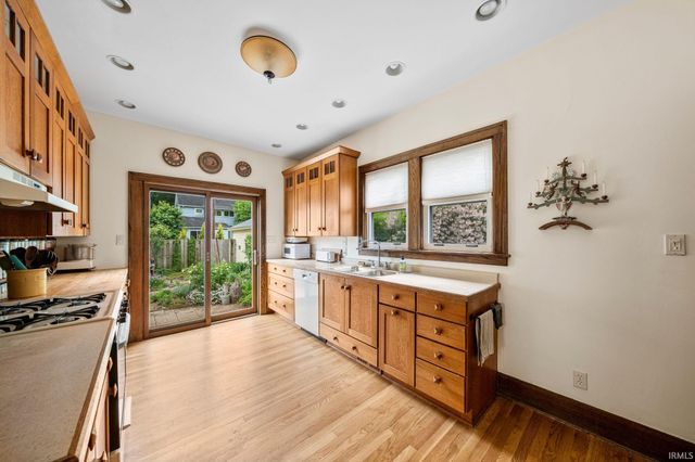 210 Wakewa Avenue, South Bend, IN 46617