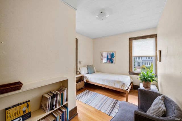 210 Wakewa Avenue, South Bend, IN 46617