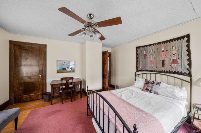 210 Wakewa Avenue, South Bend, IN 46617