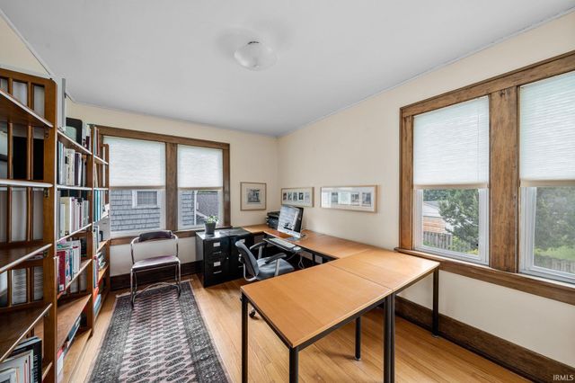 210 Wakewa Avenue, South Bend, IN 46617