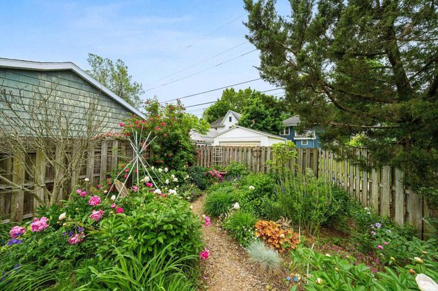 210 Wakewa Avenue, South Bend, IN 46617