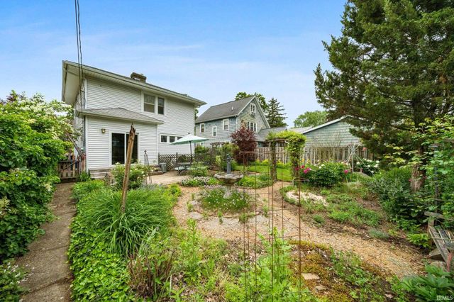 210 Wakewa Avenue, South Bend, IN 46617