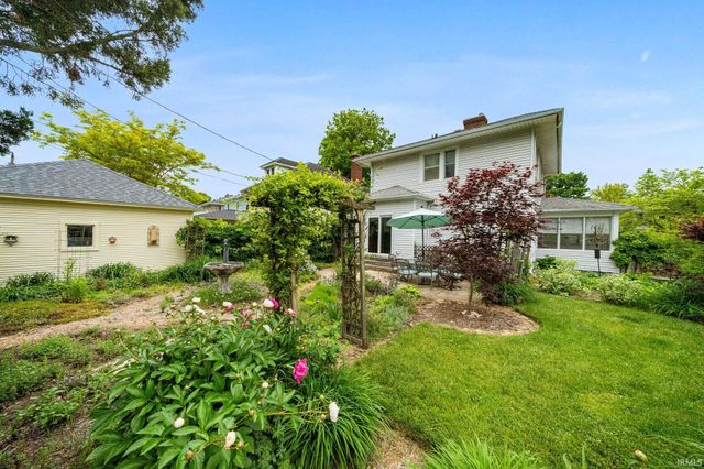 210 Wakewa Avenue, South Bend, IN 46617